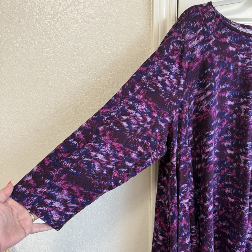 Roaman's 4X/5X Shades Of Purple Super Flared Sharkbite Style Stretchy Long Top - Picture 4 of 8